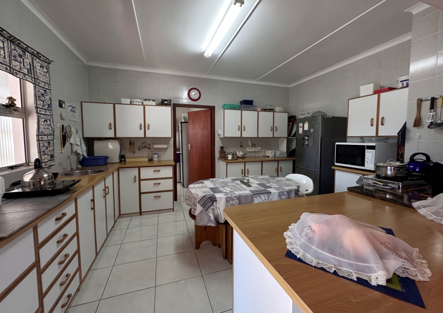 3 Bedroom Property for Sale in Stilbaai Wes Western Cape